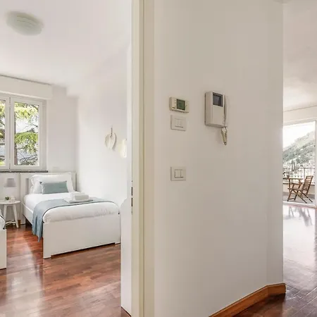 Con Terrazzo Vistalago شقة بْليفيو